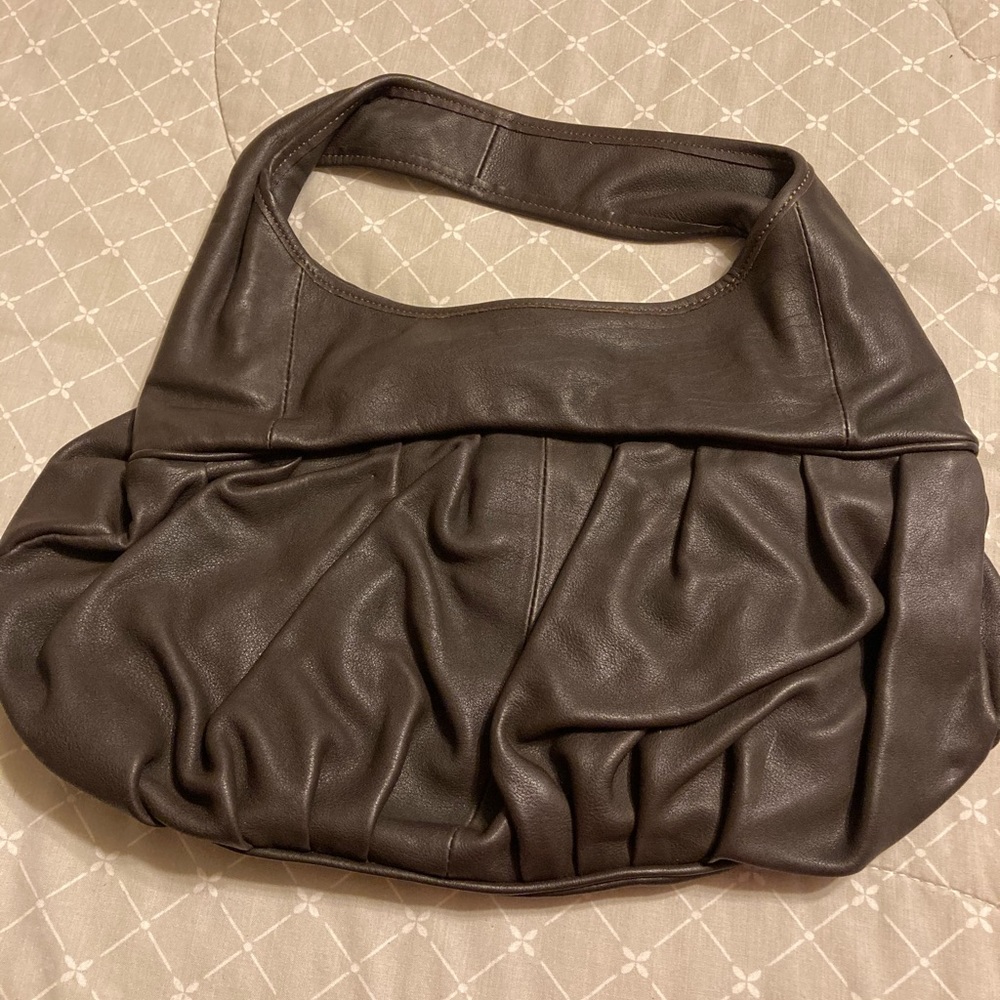 Leather shoulder bag